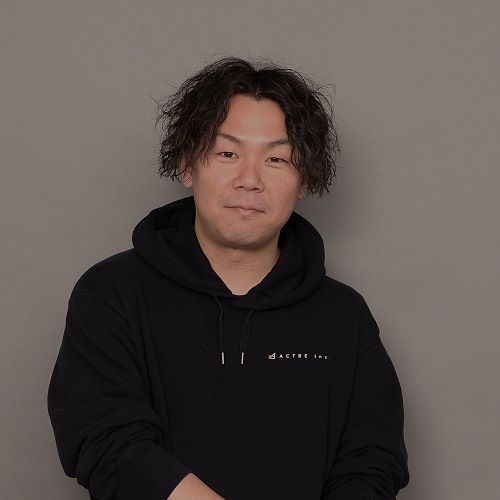 アクトビ様 顔写真